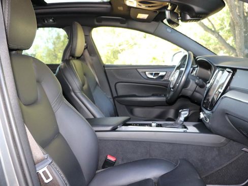 Used 2019 Volvo V60 T5 Cross Country AWD/4WD image 36