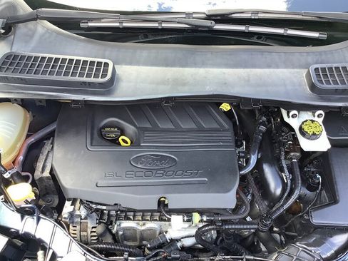 Used 2018 Ford Escape SE AWD/4WD image 9