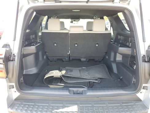 Used 2025 Toyota 4Runner SR5 AWD/4WD image 7