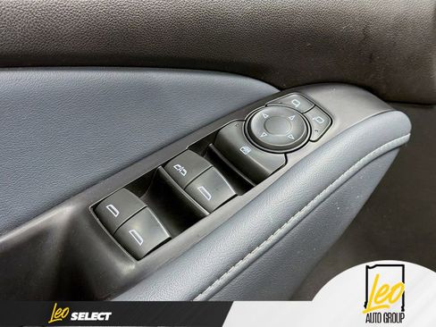 Used 2021 Buick Enclave Essence w/ Sun And Navigation Package AWD/4WD image 17