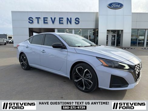 Used 2024 Nissan Altima 2.5 SR w/ SR Premium Package image 1