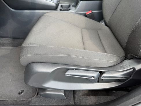 Used 2025 Honda CR-V LX image 14