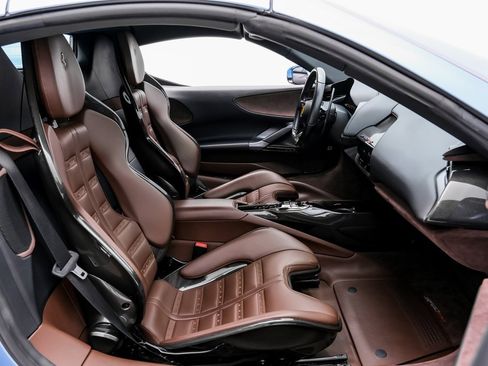 Used 2022 Ferrari SF90 Spider image 40