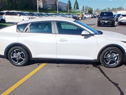 New 2026 Kia K4 FWD image 3