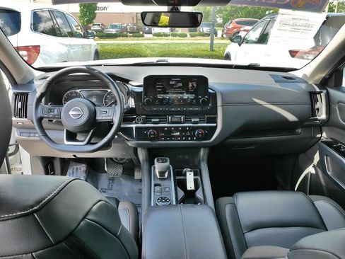 Used 2024 Nissan Pathfinder SL w/ Cargo Package AWD/4WD image 19