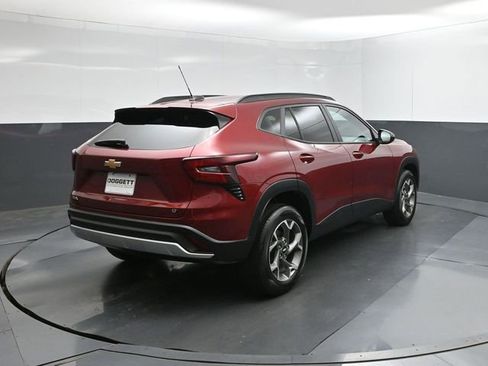 Used 2025 Chevrolet Trax LT image 29