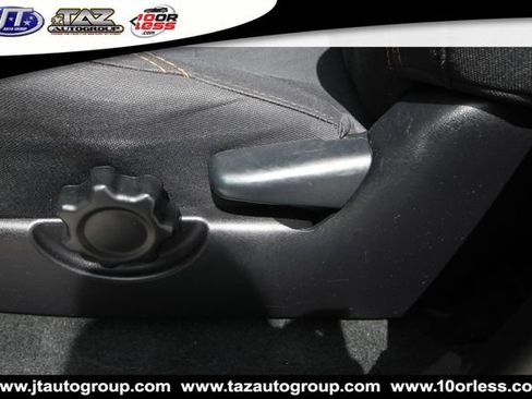 Used 2020 Toyota Tacoma SR5 RWD image 11