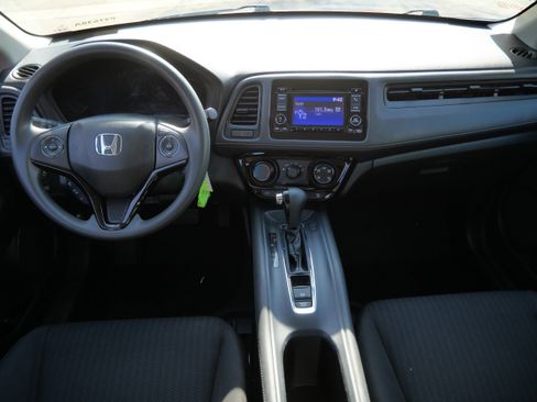 Used 2018 Honda HR-V LX image 10