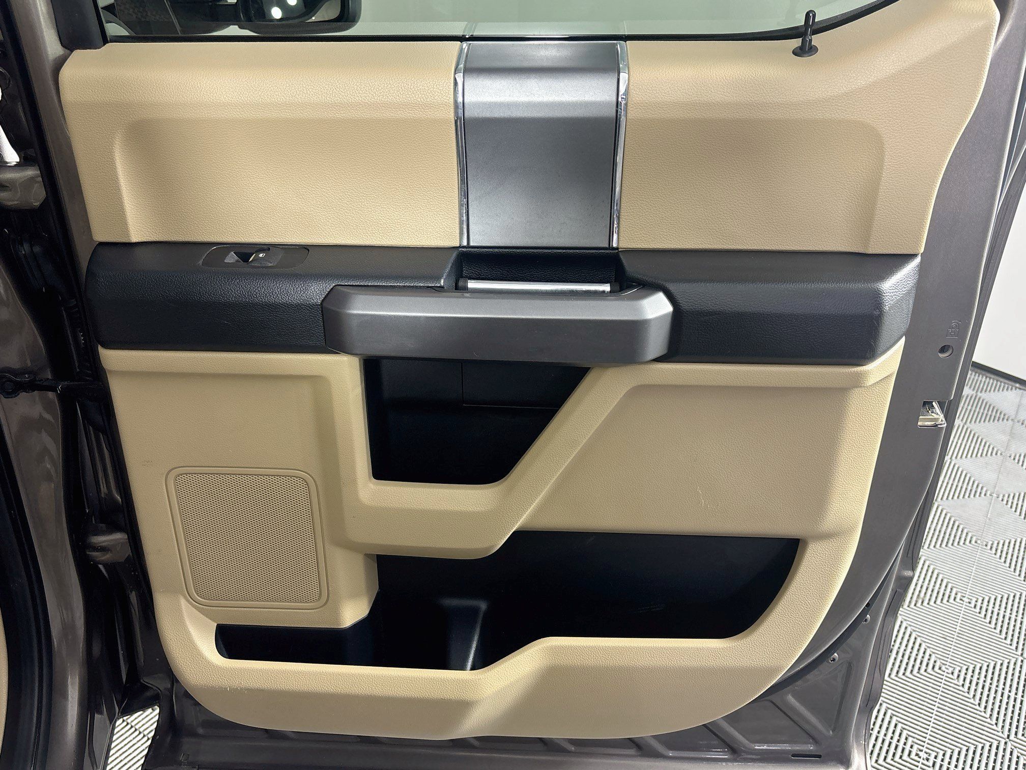 Used 2020 Ford F250 XLT w/ XLT Premium Package RWD image 23