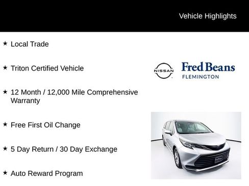 Used 2022 Toyota Sienna LE image 5