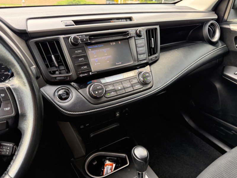 Used 2018 Toyota RAV4 XLE AWD/4WD image 25