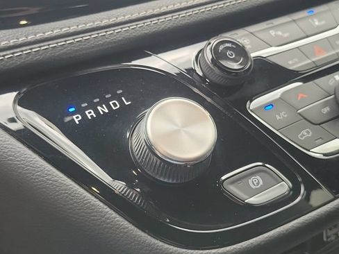 Used 2024 Chrysler Pacifica Limited FWD image 20