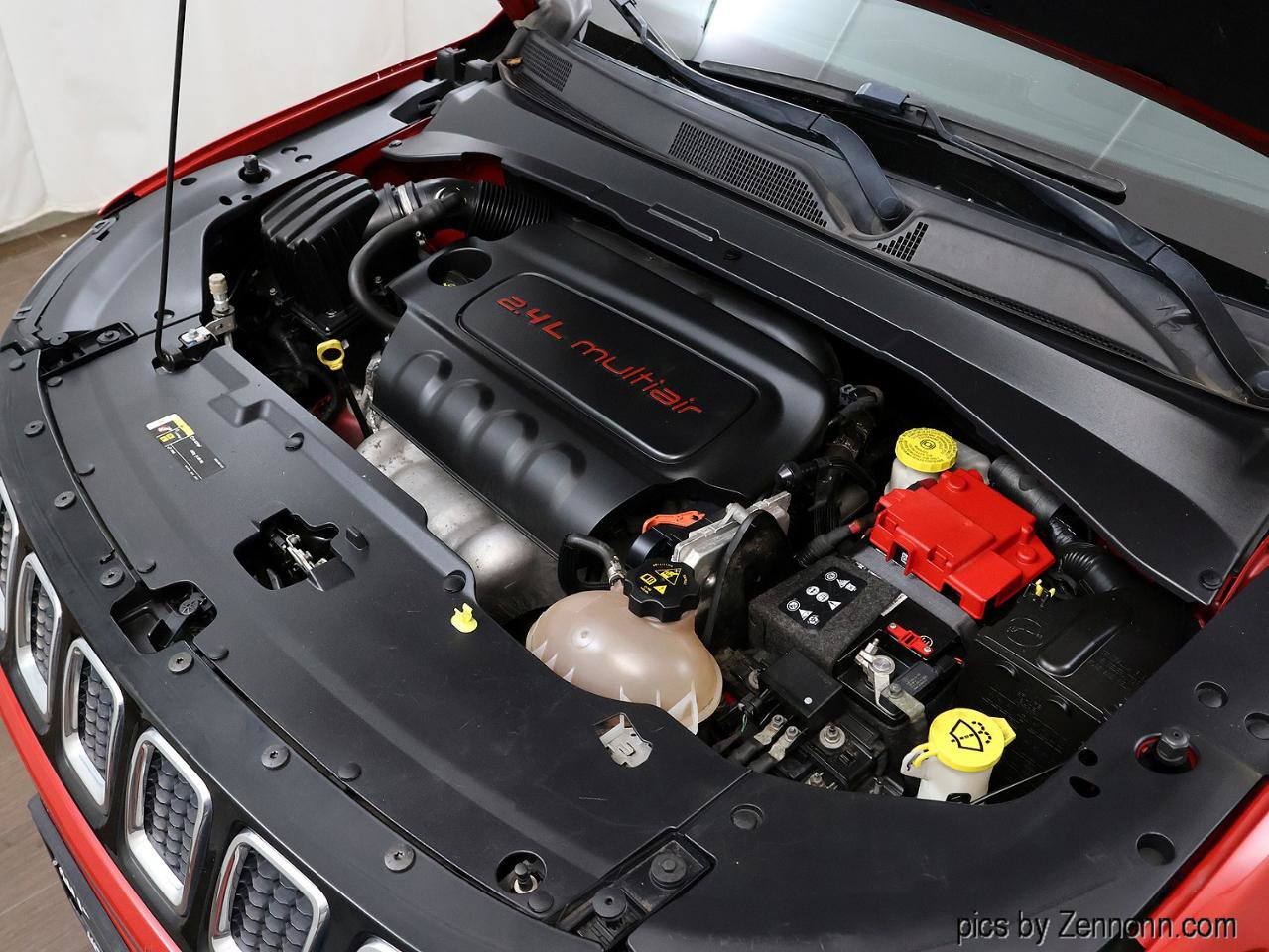 Used 2019 Jeep Compass Latitude FWD image 30