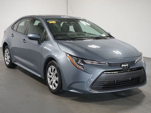 Certified 2024 Toyota Corolla LE image 3