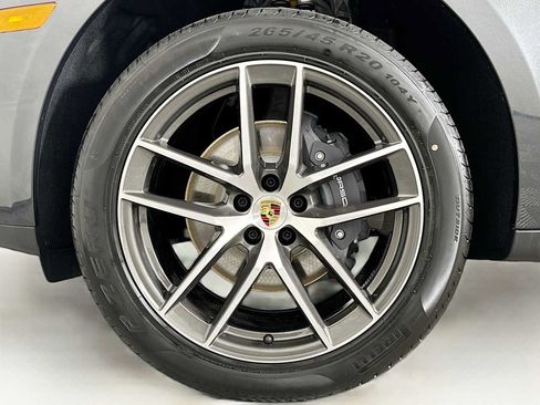 New 2026 Porsche Macan image 32