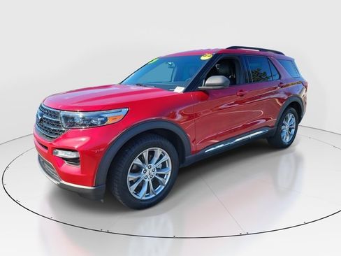 Used 2020 Ford Explorer XLT w/ Equipment Group 202A image 35