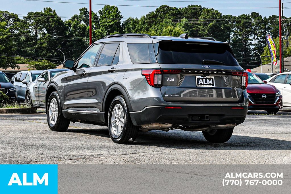 Used 2025 Ford Explorer Active RWD image 6