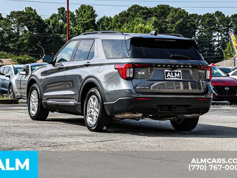 Used 2025 Ford Explorer Active RWD image 6