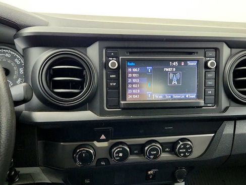 Used 2019 Toyota Tacoma SR image 17