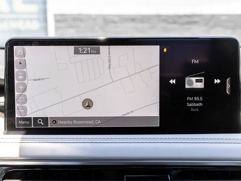 Used 2025 Genesis G70 2.5T RWD image 18