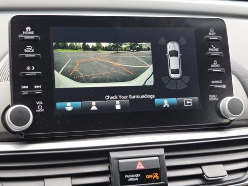 Used 2020 Honda Accord Touring image 12