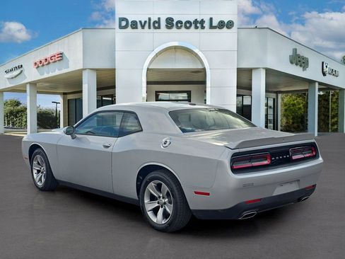 Used 2020 Dodge Challenger SXT image 7