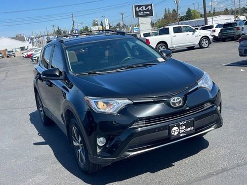 Used 2017 Toyota RAV4 XLE w/ All Weather Liner Package AWD/4WD image 7