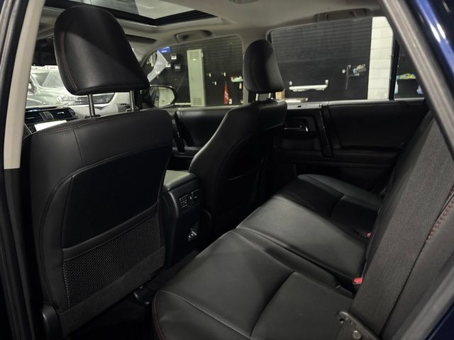Used 2021 Toyota 4Runner Venture w/ Moonroof Package AWD/4WD image 31