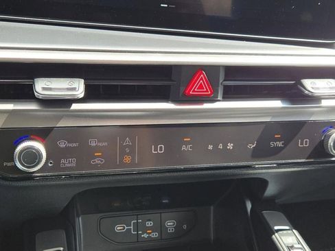 New 2026 Kia Sorento S w/ S Panoramic Sunroof Package image 27