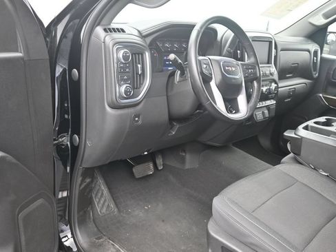 Used 2022 GMC Sierra 1500 SLE w/ Driver Alert Package I AWD/4WD image 11