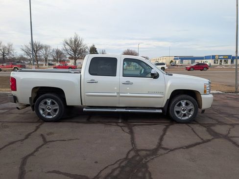Used 2013 Chevrolet Silverado 1500 LTZ w/ LTZ White Diamond Edition image 7