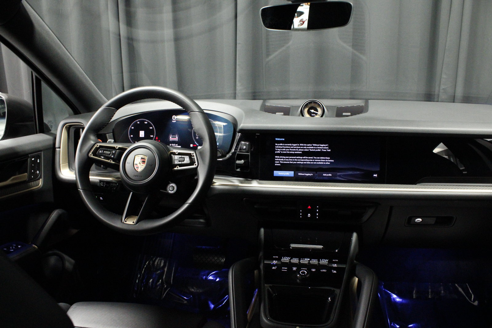 Certified 2026 Porsche Cayenne Coupe AWD/4WD image 4