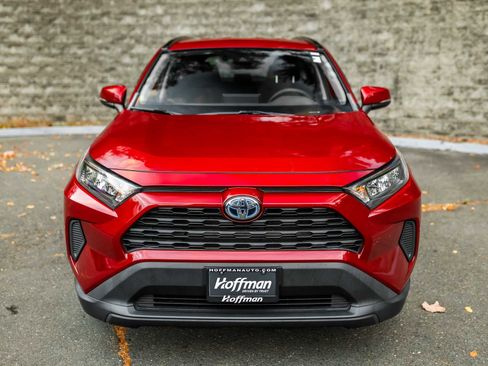 Certified 2020 Toyota RAV4 LE image 2