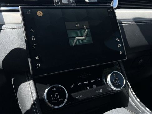 Used 2025 Jaguar F-PACE R-Dynamic S image 29