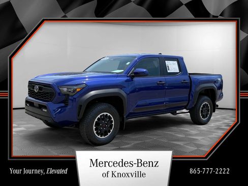 Used 2025 Toyota Tacoma TRD Off-Road AWD/4WD image 1