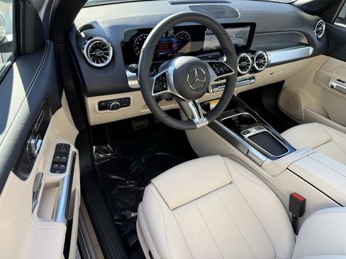 New 2026 Mercedes-Benz GLB 250 250 4MATIC image 13