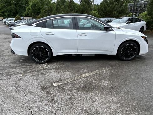 New 2026 Nissan Sentra SR w/ SR Premium Package FWD image 8