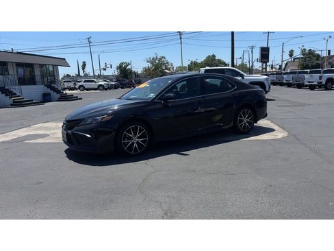 Used 2024 Toyota Camry SE FWD image 7