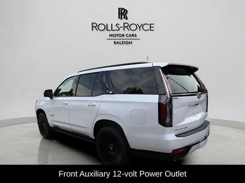 Used 2023 Cadillac Escalade V AWD/4WD image 8