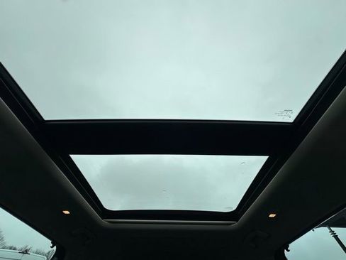 Used 2022 Nissan Rogue SL w/ SL Premium Package image 16