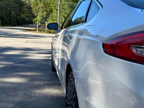 Used 2017 Ford Fusion Energi Titanium FWD image 15