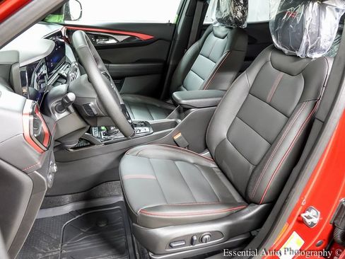 Used 2026 Chevrolet TrailBlazer RS w/ Convenience Package FWD image 9