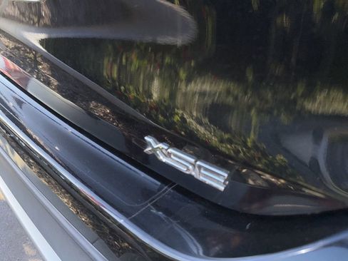 Used 2022 Toyota Highlander XSE image 14