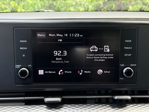 Used 2024 Kia Carnival LX FWD image 25