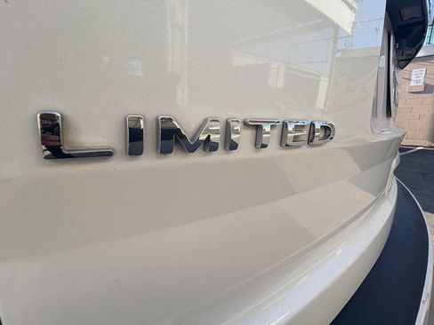 Used 2013 Ford Explorer Limited image 34