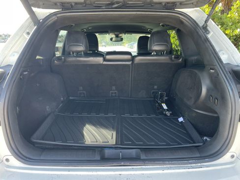 Used 2019 Jeep Cherokee High Altitude image 28