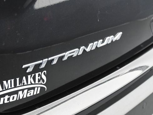 Used 2022 Ford Edge Titanium image 38
