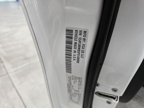 Used 2023 Jeep Cherokee Altitude Lux AWD/4WD image 14
