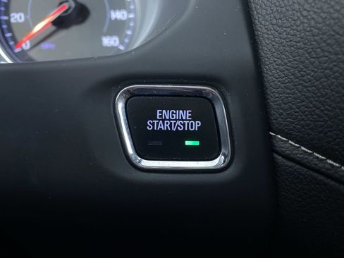 Certified 2023 GMC Acadia SLE w/ Driver Convenience Package image 8