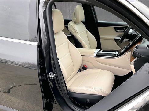 Used 2023 Mercedes-Benz GLC 300 4MATIC image 28